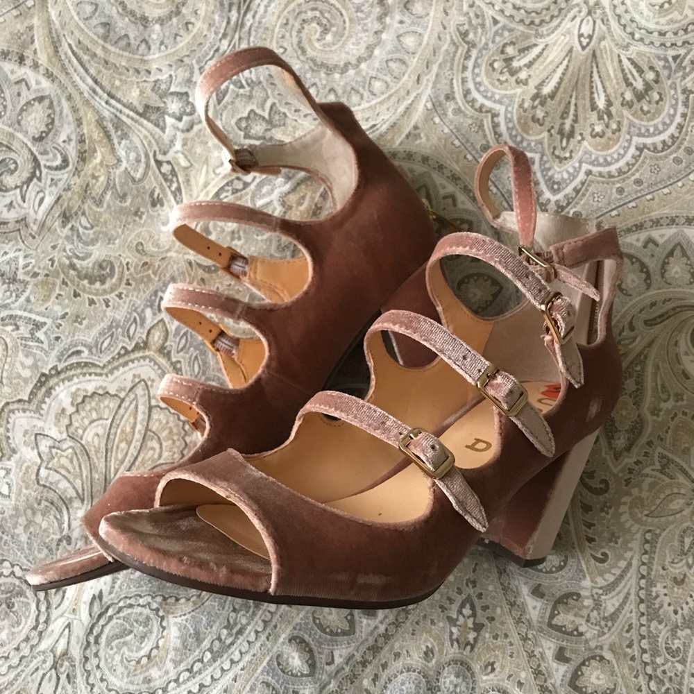 Rose velvet shoes !!